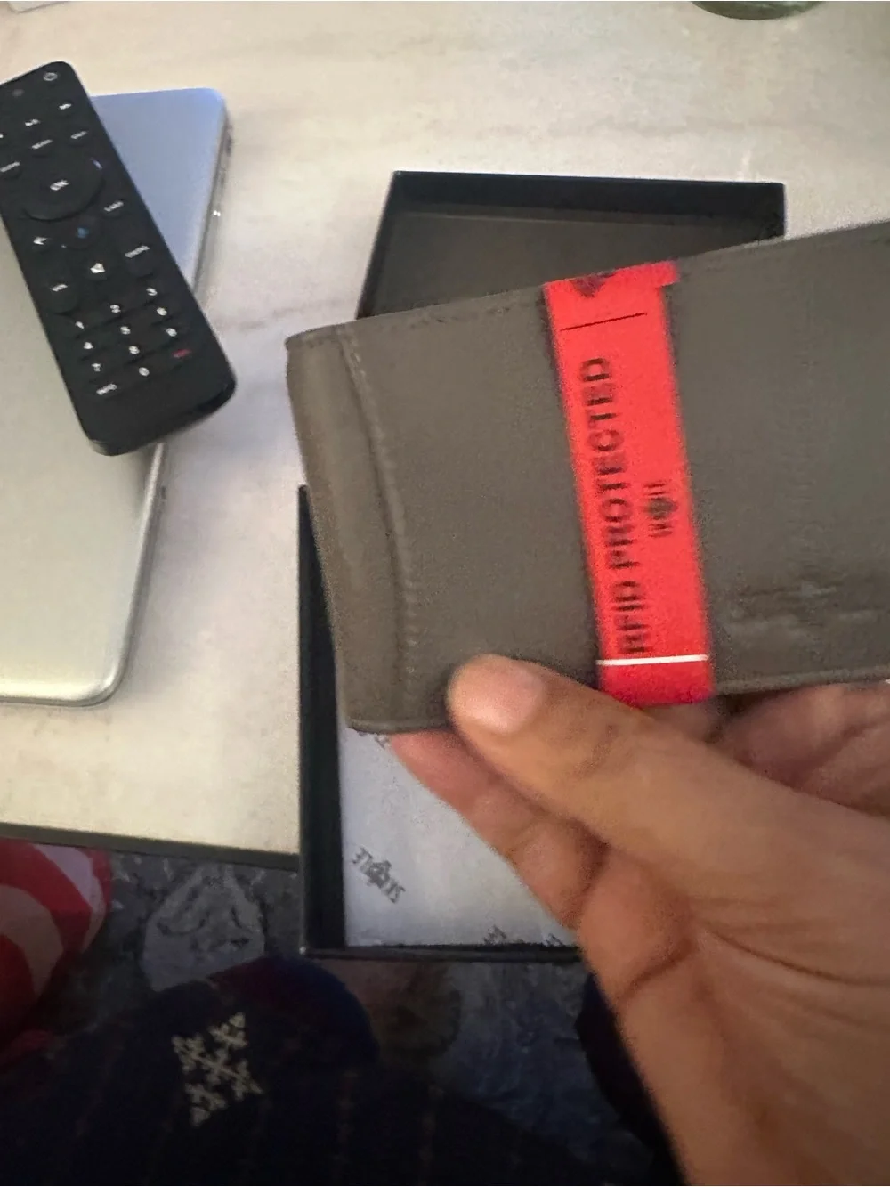 Elle Black Bi-Fold Key & Card Holder with Red Accent